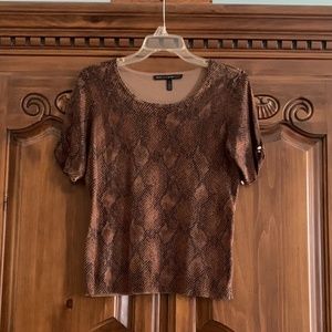 White House Black Market sweater tee in muted reptile pattern, size small